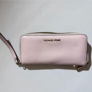Michael Kors Light Pink Wristlet